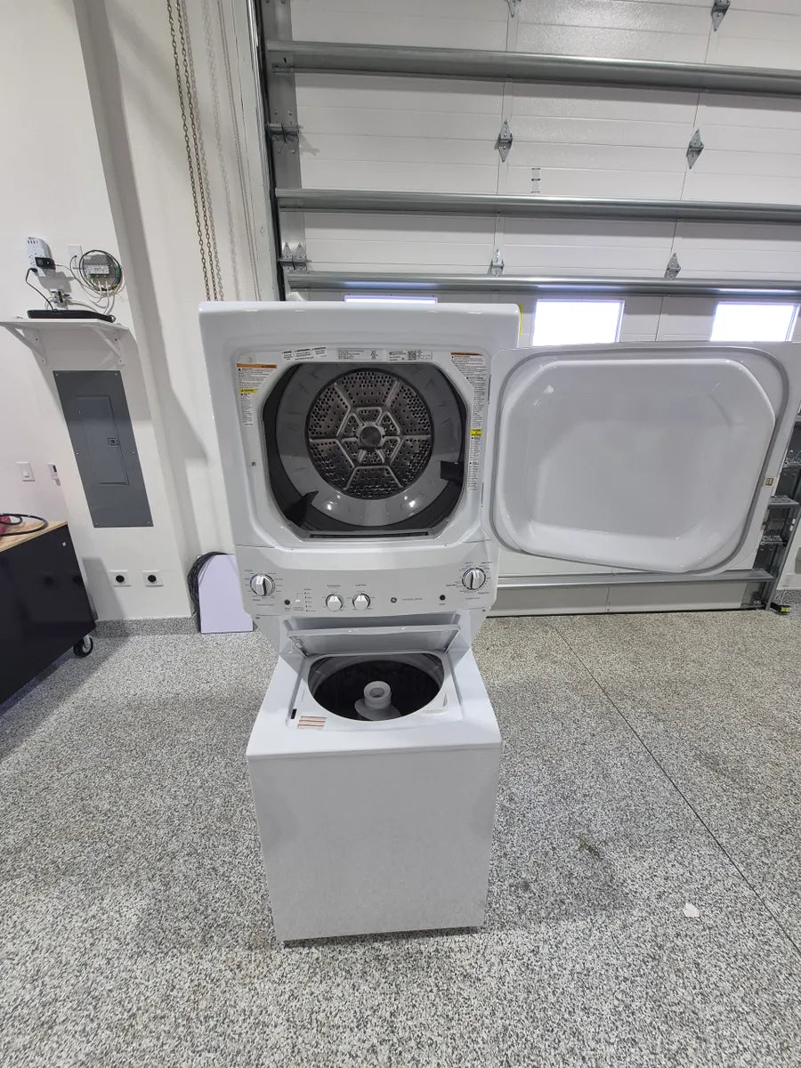 GE - 3.8 Cu. Ft. Top Load Washer and 5.9 Cu. Ft. Gas Dryer Laundry Center - White