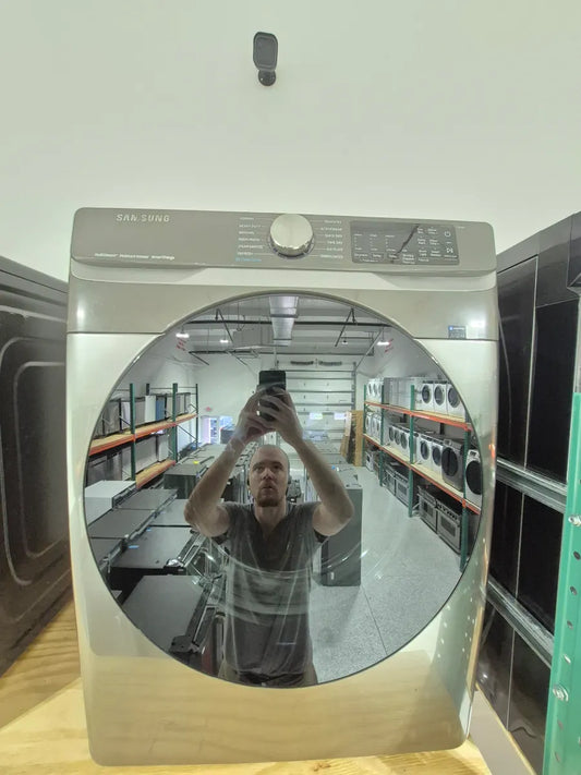 7.5 cu. ft. Smart Gas Dryer with Steam Sanitize+ in Platinum