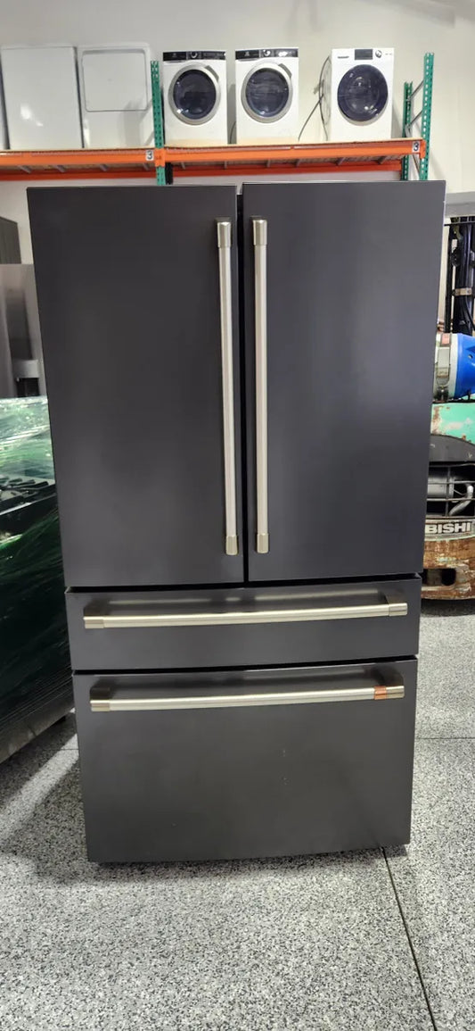 Café - Door French Door Smart Refrigerator with Dual Dispense Auto Fill Pitcher - Matte Black