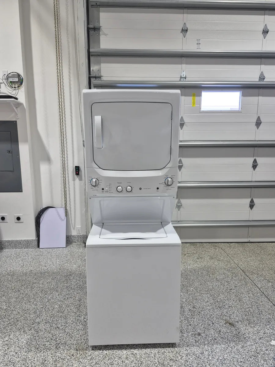 GE - 3.8 Cu. Ft. Top Load Washer and 5.9 Cu. Ft. Gas Dryer Laundry Center - White