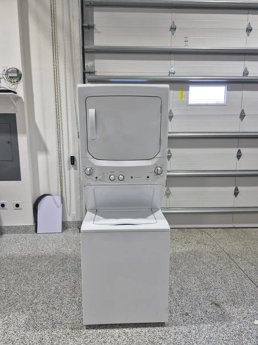 GE - 3.8 Cu. Ft. Top Load Washer and 5.9 Cu. Ft. Gas Dryer Laundry Center - White